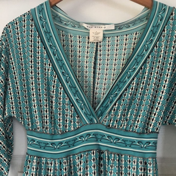 Flattering spring/summer dress. - Picture 3 of 4